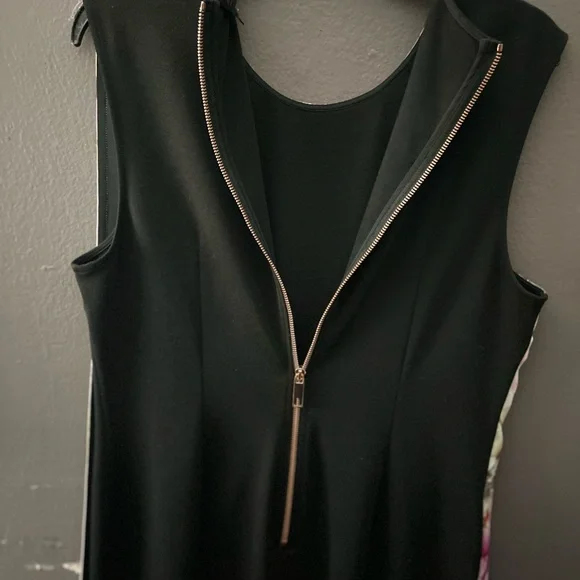 TED BAKER NWOT Pink Floral & Black back with exposed zipper. SIZE:5/6 - Picture 6 of 8